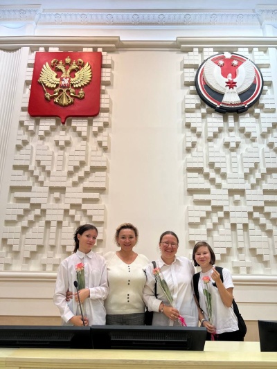 Воспитанники Республиканского СРЦН стали победителями республиканского конкурса «Юные художники о Героях России» Воспитанники Республиканского СРЦН стали победителями республиканского конкурса «Юные художники о Героях России»